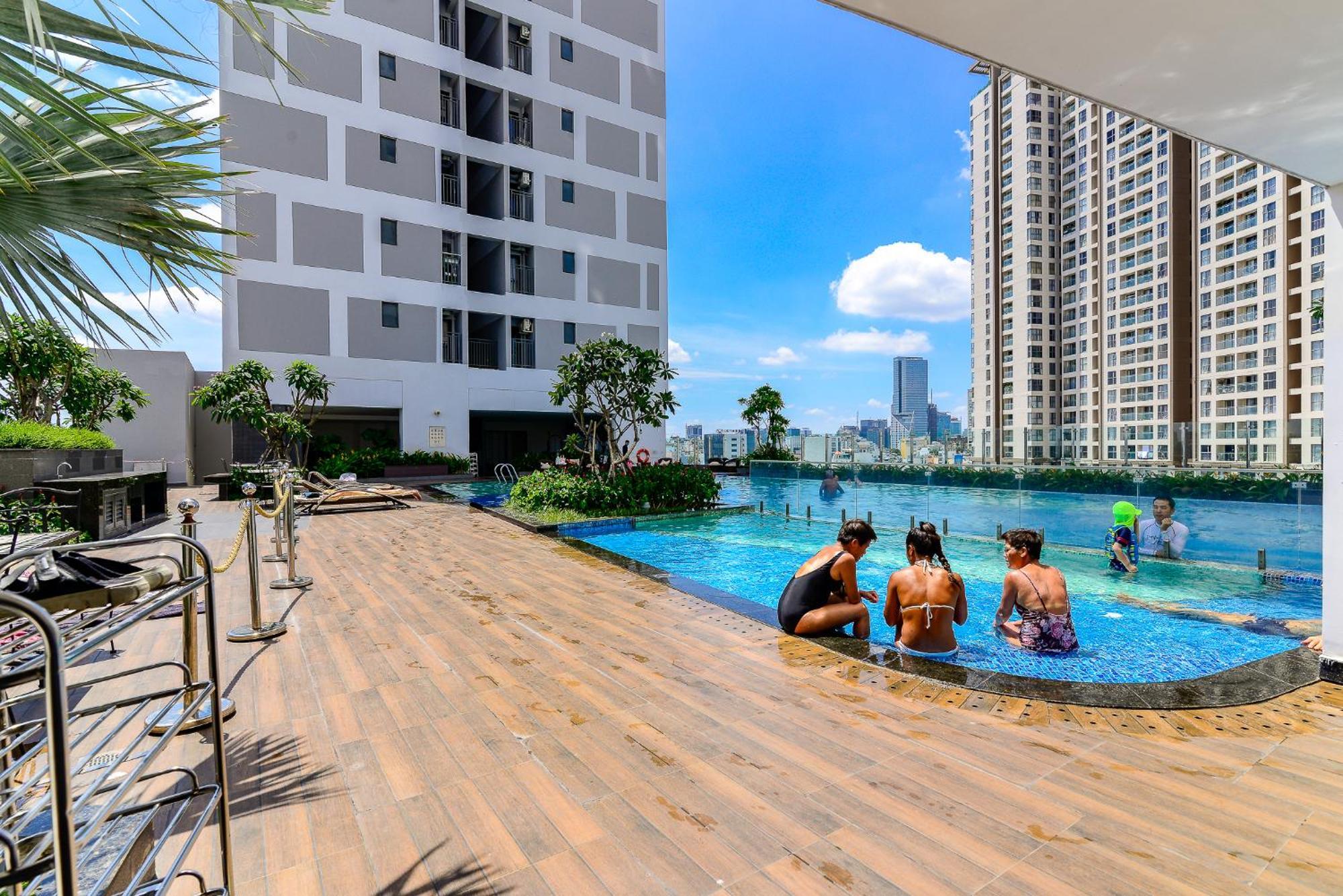 Saigon Banhada - Rivergate - Infinity Pool Ho Chi Minh City Exterior photo